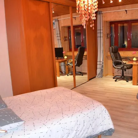 Independant Dans Maison A La Campagne 3* Egliseneuve-pres-Billom