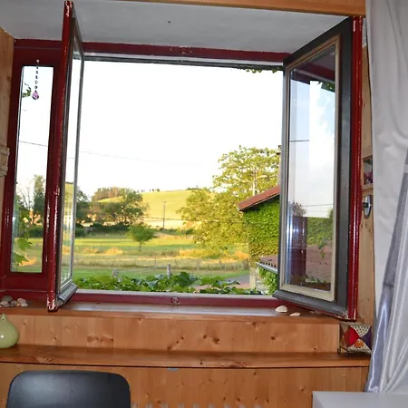 Independant Dans Maison A La Campagne B&B Egliseneuve-pres-Billom