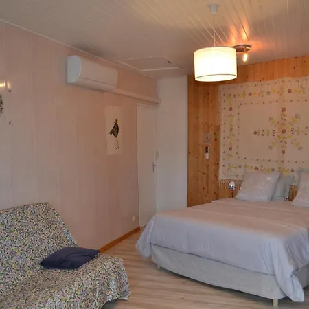 Independant Dans Maison A La Campagne Bed & Breakfast