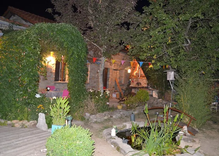 Independant Dans Maison A La Campagne Egliseneuve-pres-Billom