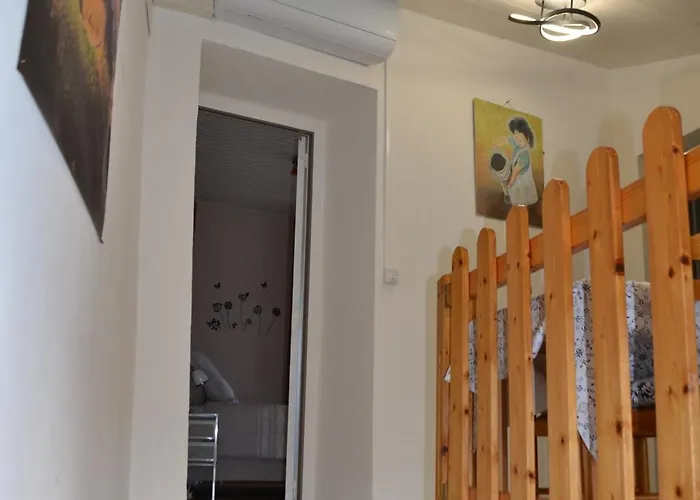 Independant Dans Maison A La Campagne Egliseneuve-pres-Billom