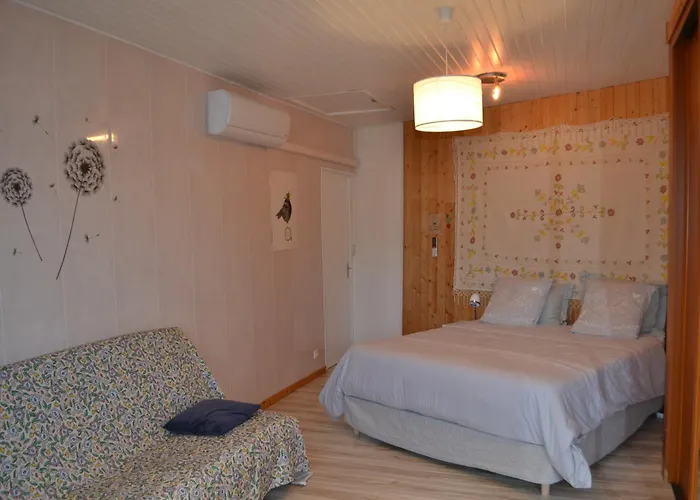 Independant Dans Maison A La Campagne Bed & Breakfast